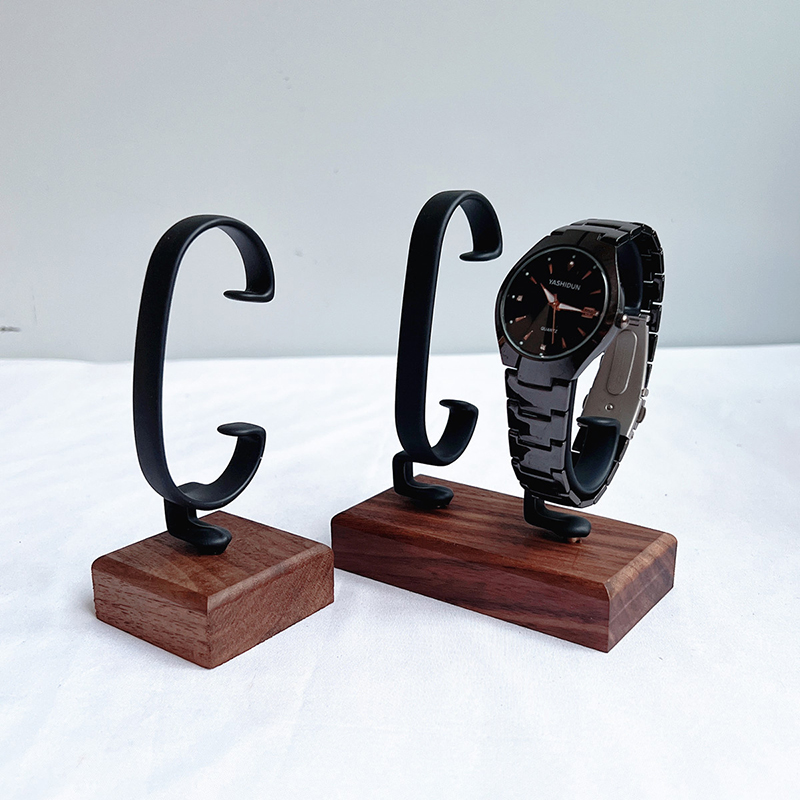 Wooden C-Shaped Watch Holder J - Jewelry And Watches Inc avis et prix
