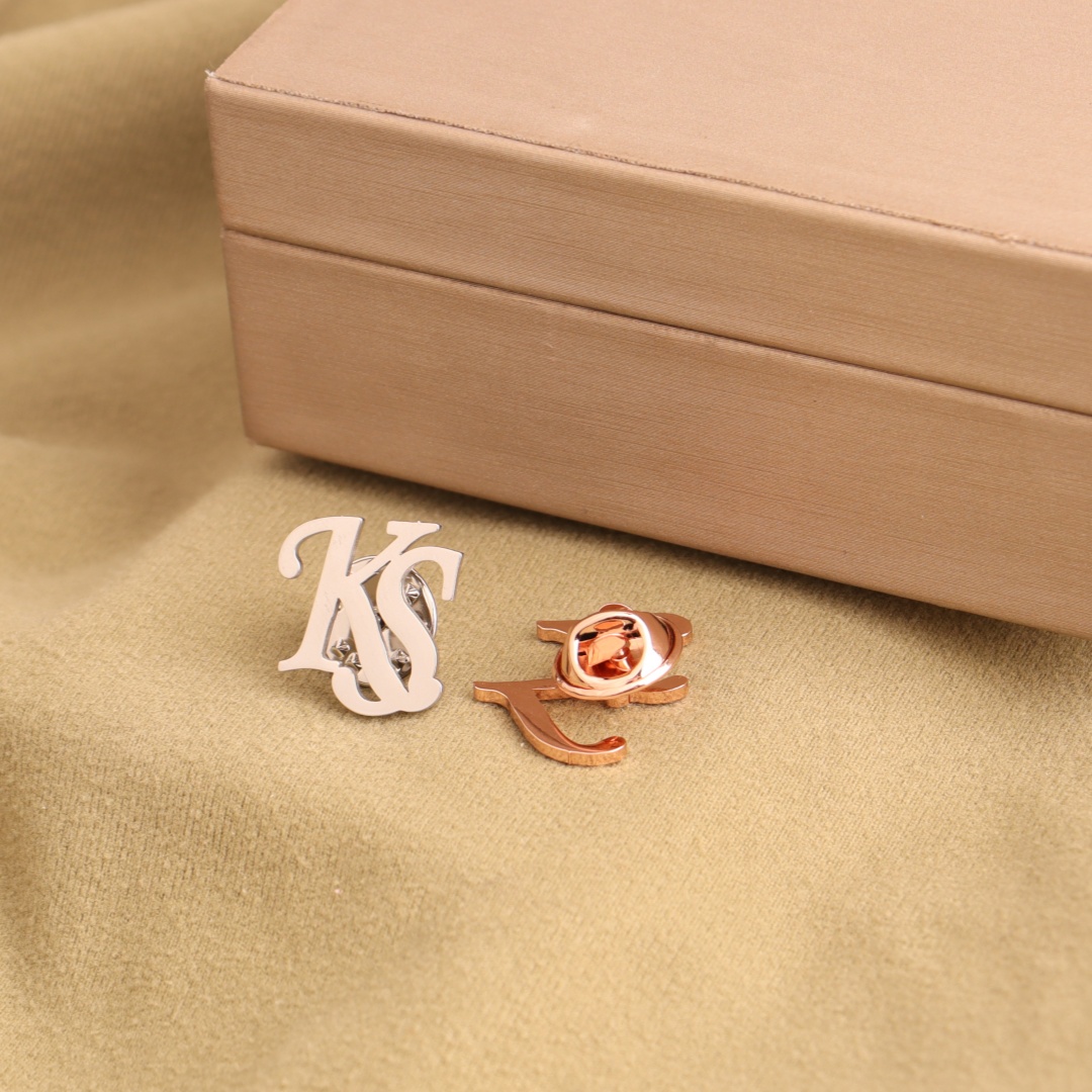 Personalized Initials Jacket L - Vintage Brooch Pin avis et prix